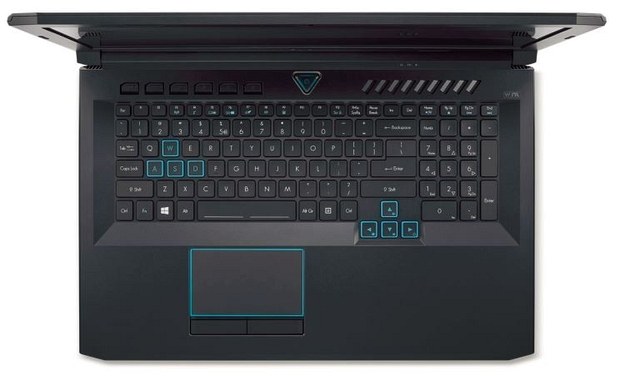 Ноутбук Acer Predator Helios 500. Вид на клавиатуру.