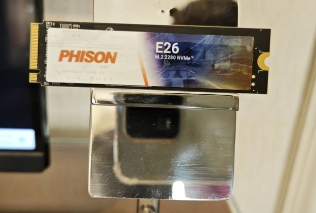 Накопитель на базе Phison E26