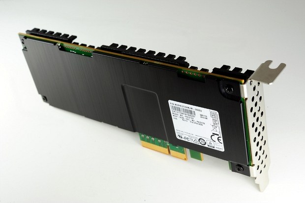 SSD SM1715