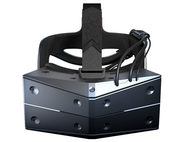 Шлем виртуальной реальности StarVR One